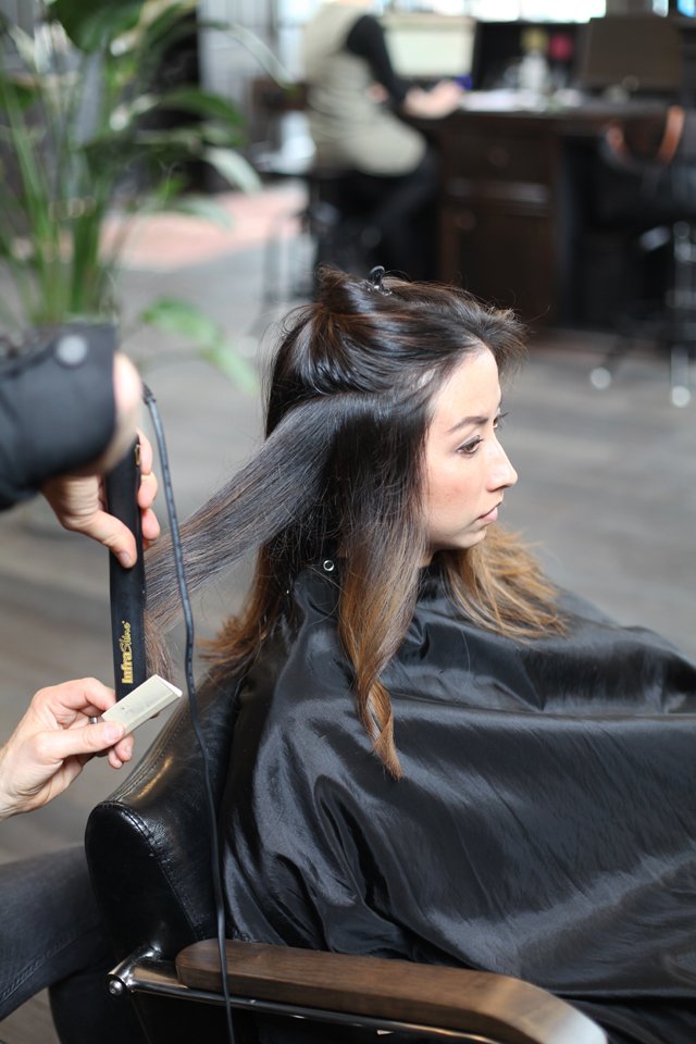 How to create waves with a flat iron