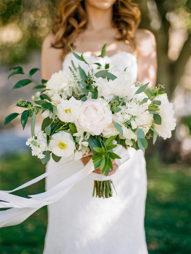 Organic neutral wedding bouquet