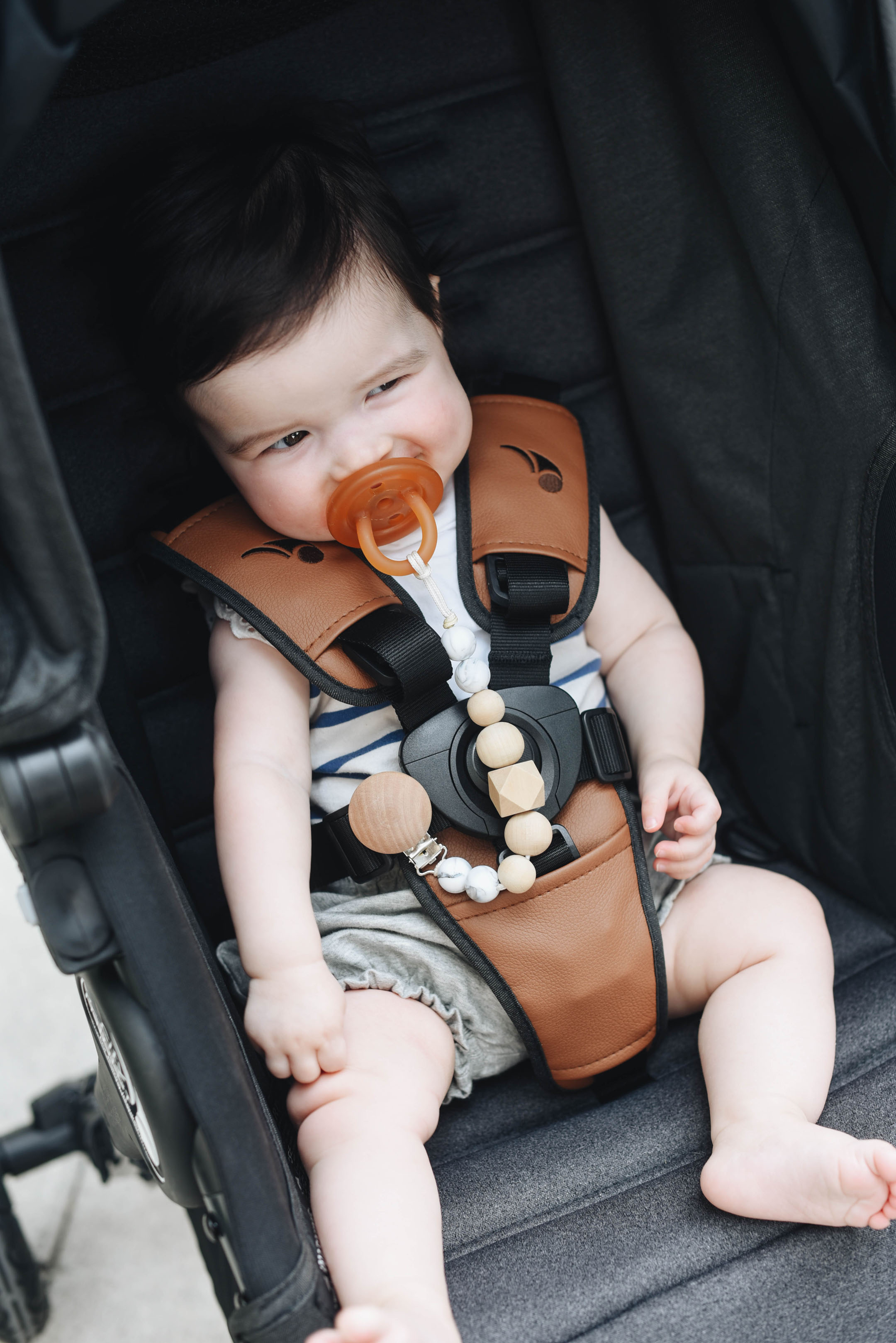 Baby jogger city mini gt leather details